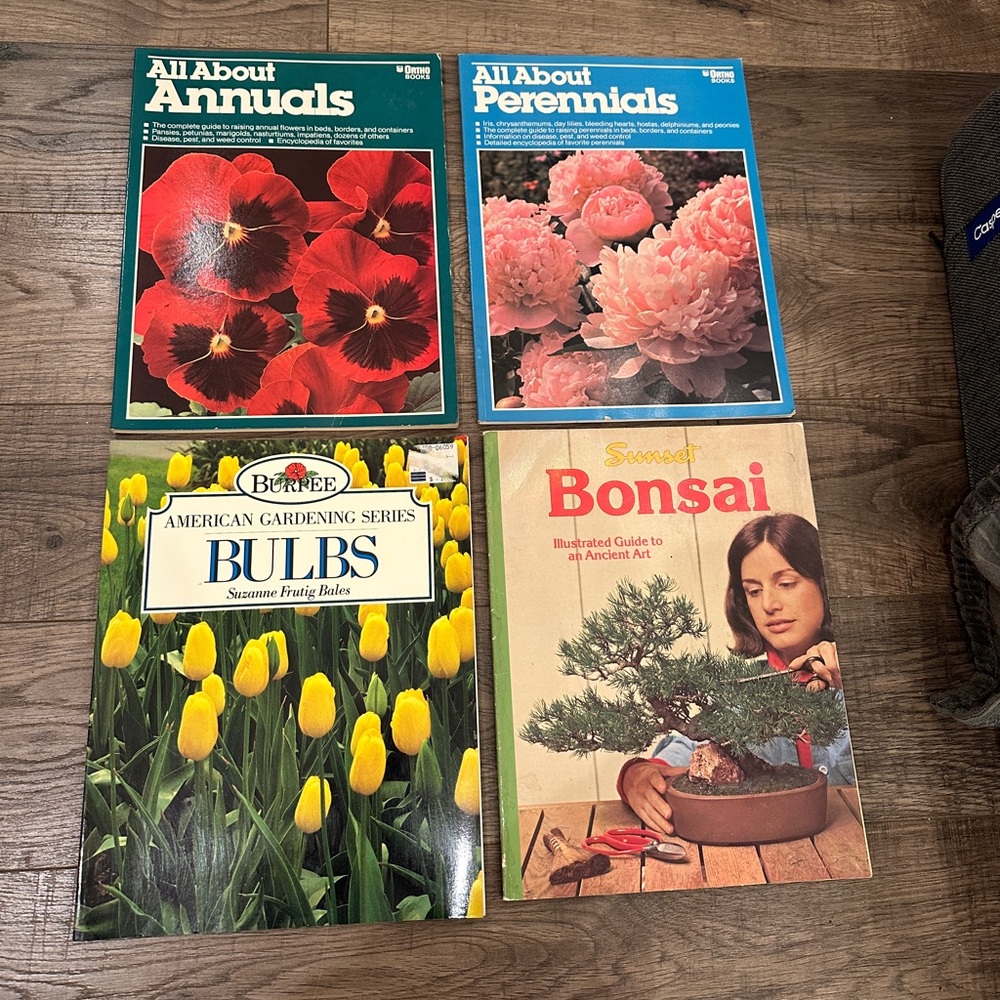 Flower Gardening Bulb & Bonsai Books Bundle of 4